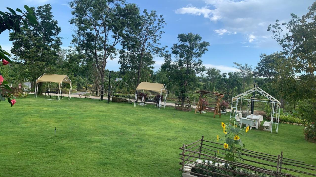 Baan Suan Madam บ้านสวนมาดามวังน้ำเขียว Exterior photo